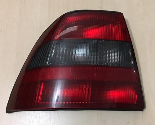 Lanterna Traseira Gm Vectra 97/99 Le C / Re Fume 050744